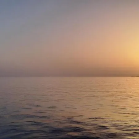 Dinas アパート *