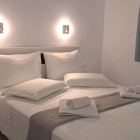 Dinas * ピソ ・リバディ