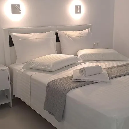 Dinas Apartment *