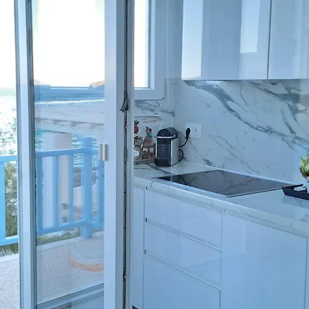 Dinas Apartment *