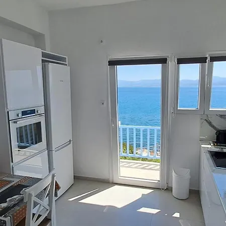 Dinas Apartment