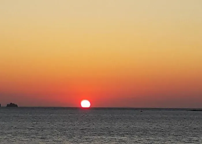 Dinas * Πίσω Λιβάδι