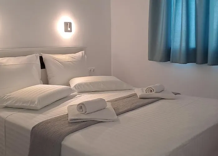 Dinas Апартаменты *