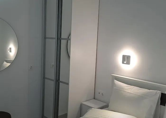 Dinas Διαμέρισμα Πίσω Λιβάδι