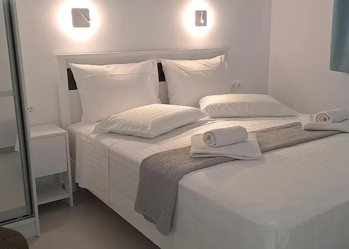 Dinas Διαμέρισμα *