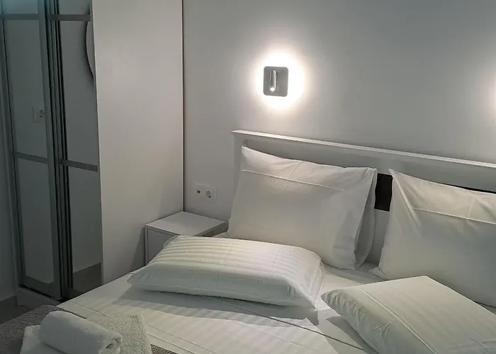 Διαμέρισμα Dinas Πίσω Λιβάδι