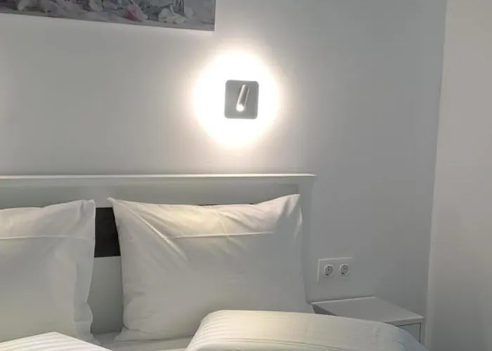 Dinas Διαμέρισμα Πίσω Λιβάδι